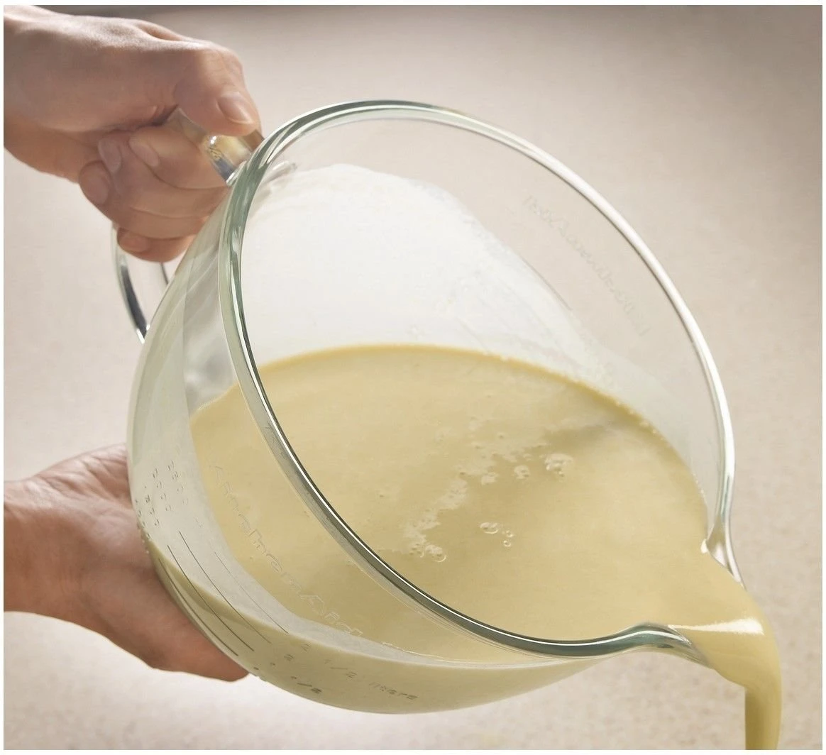 KitchenAid 5-Quart Glass Bowl + Lid | Fits 4.5-Quart & 5-Quart KitchenAid Tilt-Head Stand Mixers - Image 3